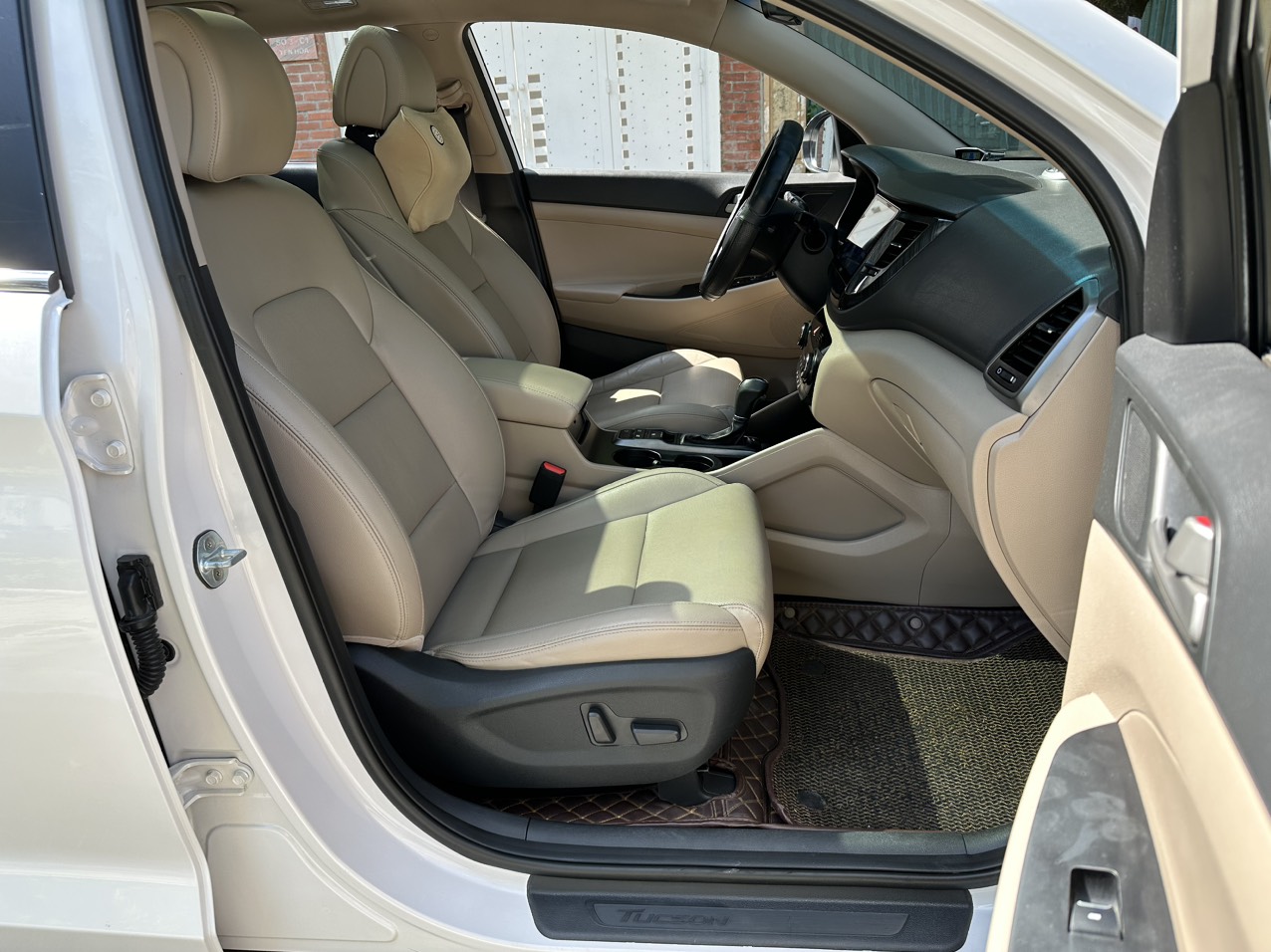 Hyundai Tucson 2.0 AT đặc biệt 2018 màu trắng (đã bán)