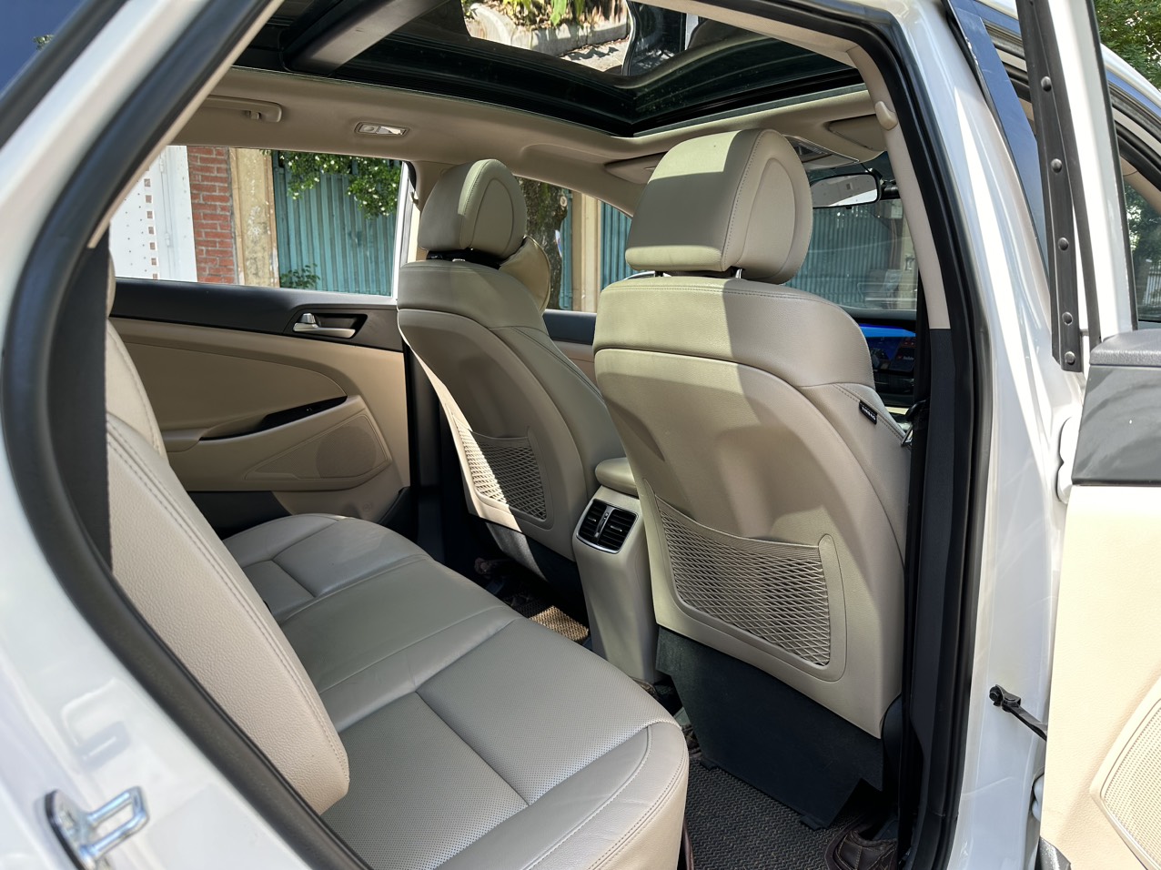 Hyundai Tucson 2.0 AT đặc biệt 2018 màu trắng (đã bán)