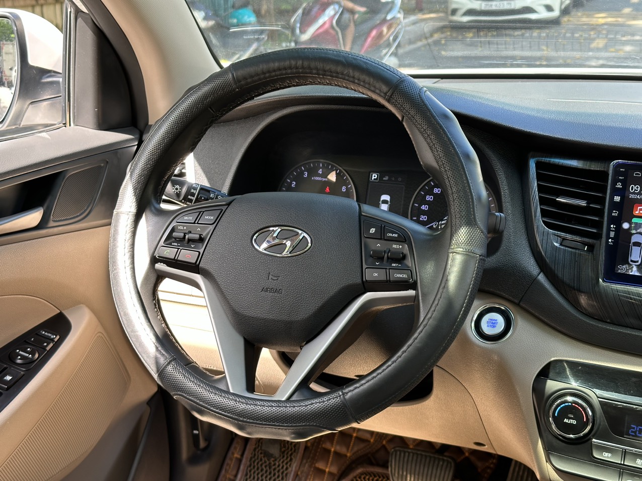 Hyundai Tucson 2.0 AT đặc biệt 2018 màu trắng (đã bán)