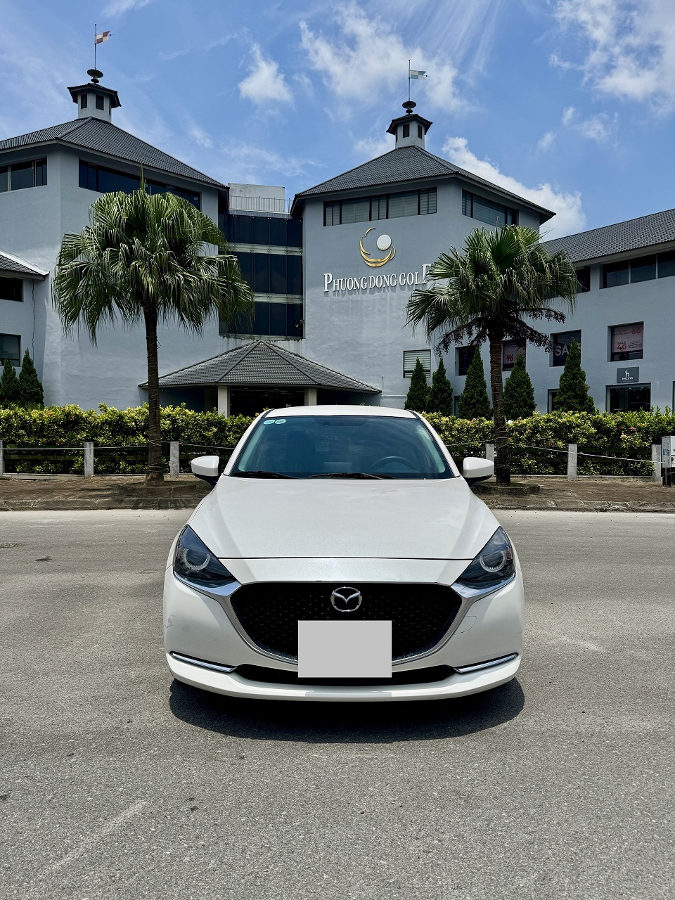 Madza 2 luxury 2022 màu trắng (đã bán)