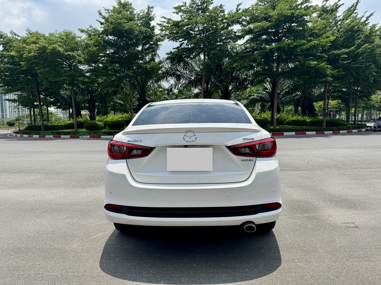 Madza 2 luxury 2022 màu trắng (đã bán)