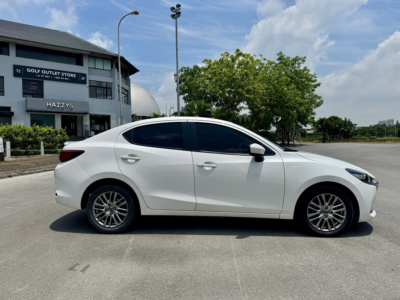 Madza 2 luxury 2022 màu trắng (đã bán)