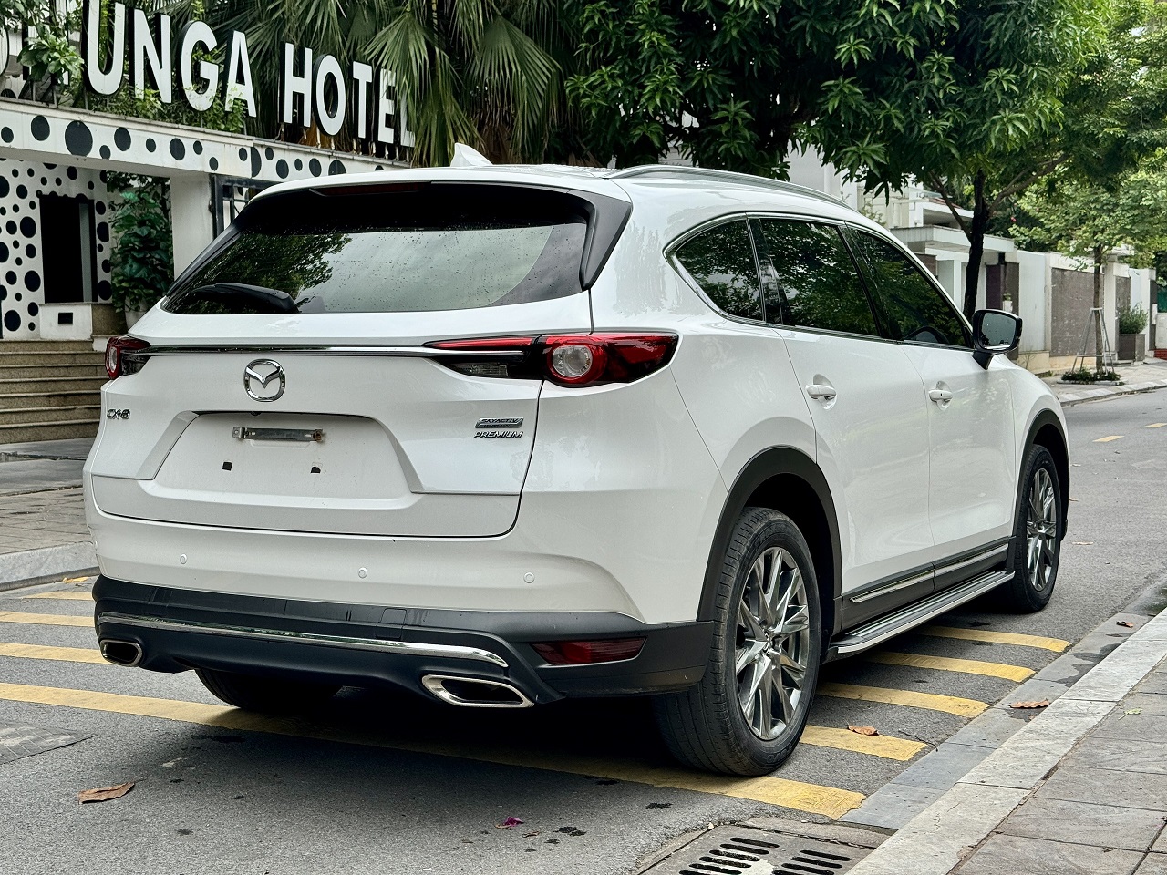 Mazda CX8 Premium 2022 màu trắng