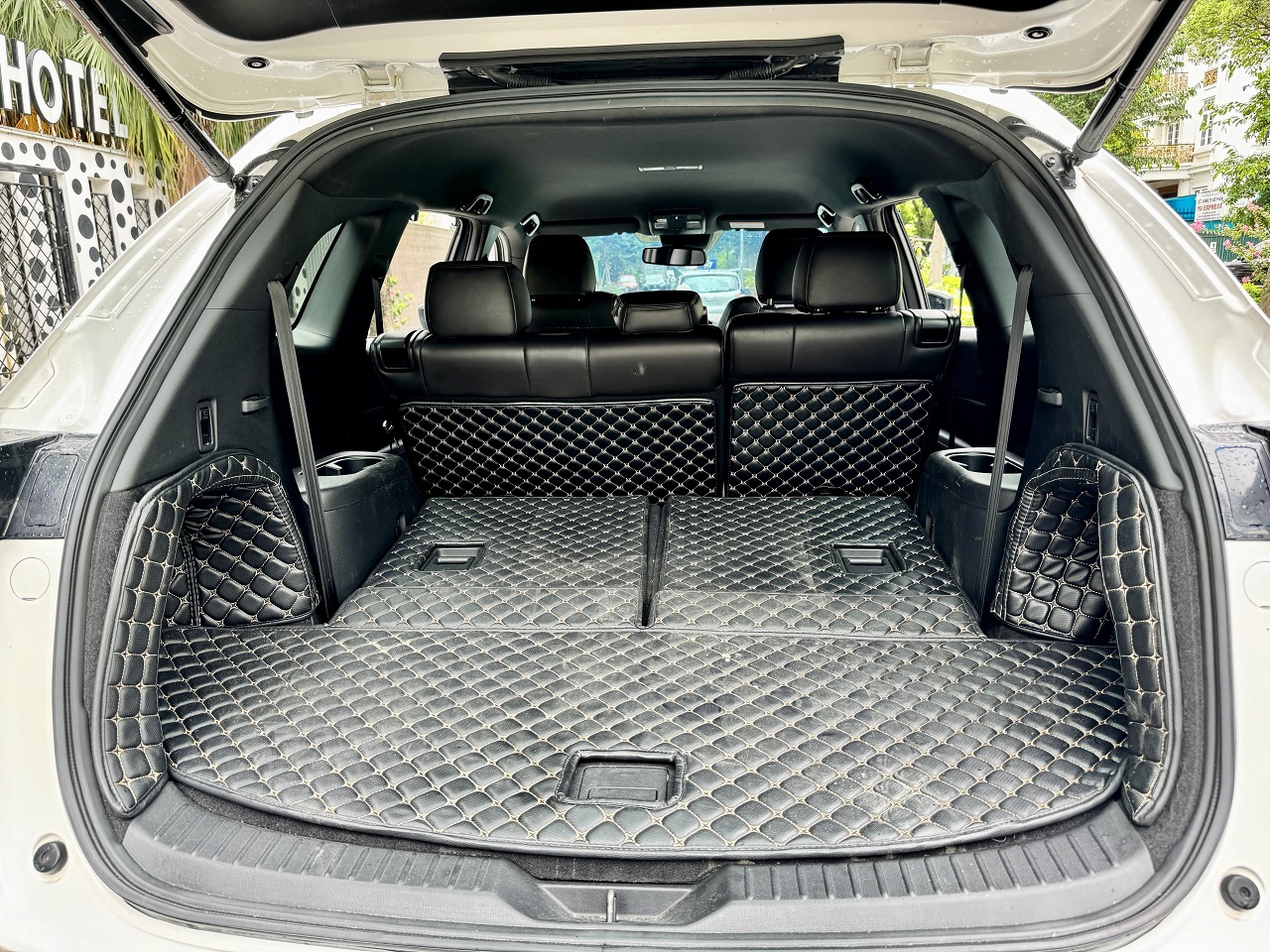 Mazda CX8 Premium 2022 màu trắng