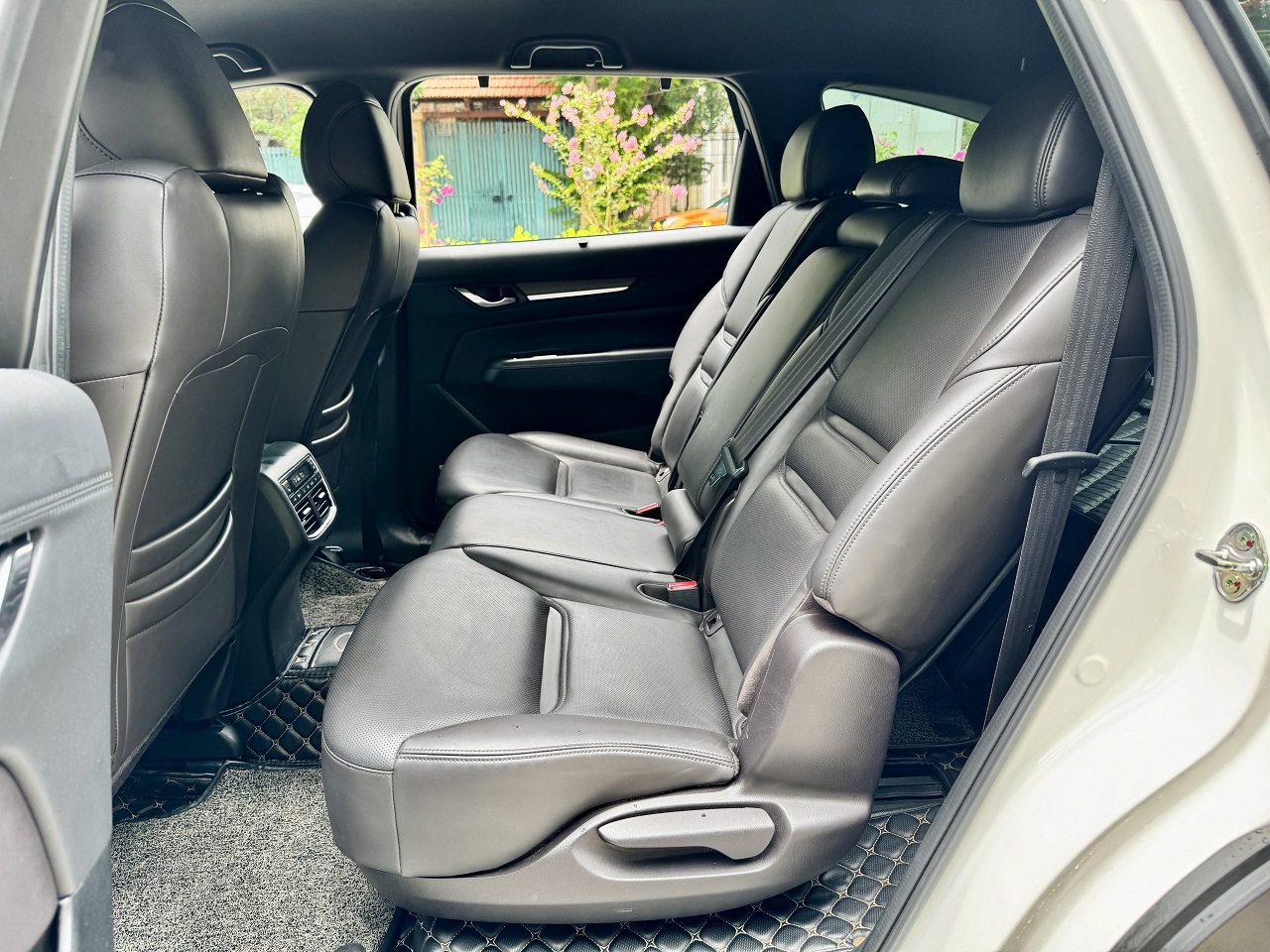 Mazda CX8 Premium 2022 màu trắng