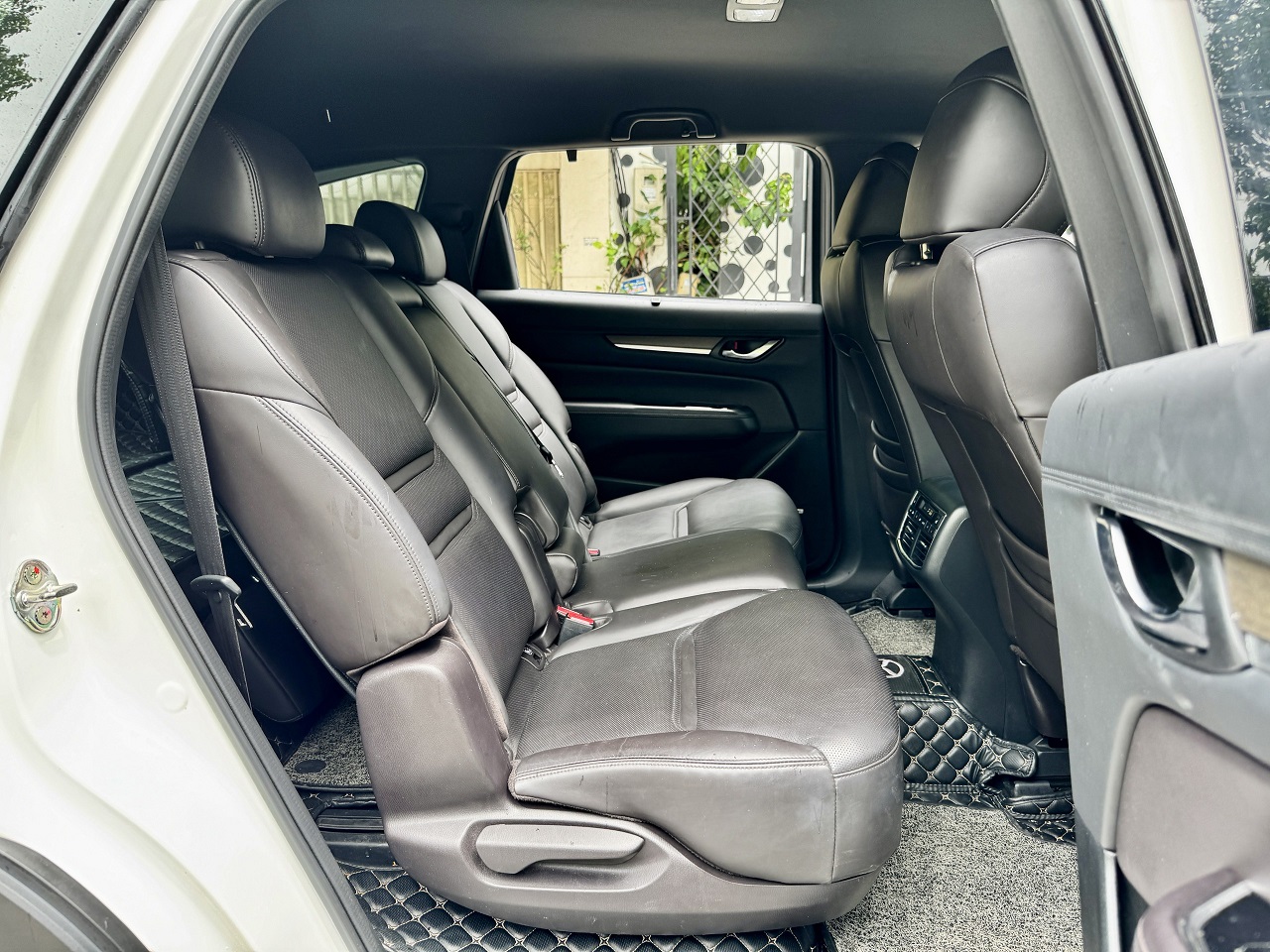 Mazda CX8 Premium 2022 màu trắng