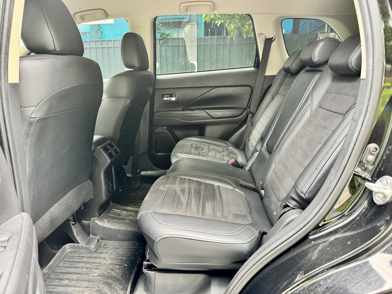 Mitsubishi Outlander 2.0 CVT 2022 màu đen (đã bán)