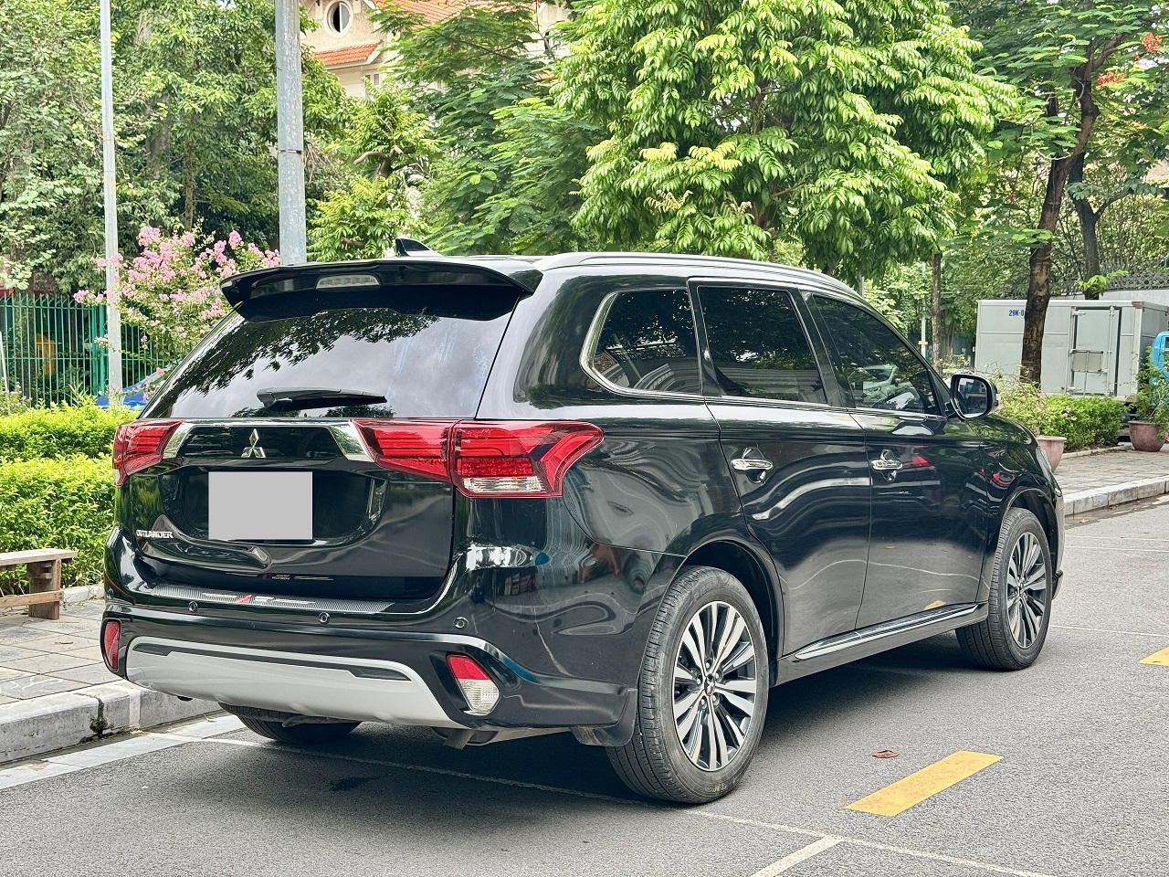 Mitsubishi Outlander 2.0 CVT 2022 màu đen (đã bán)