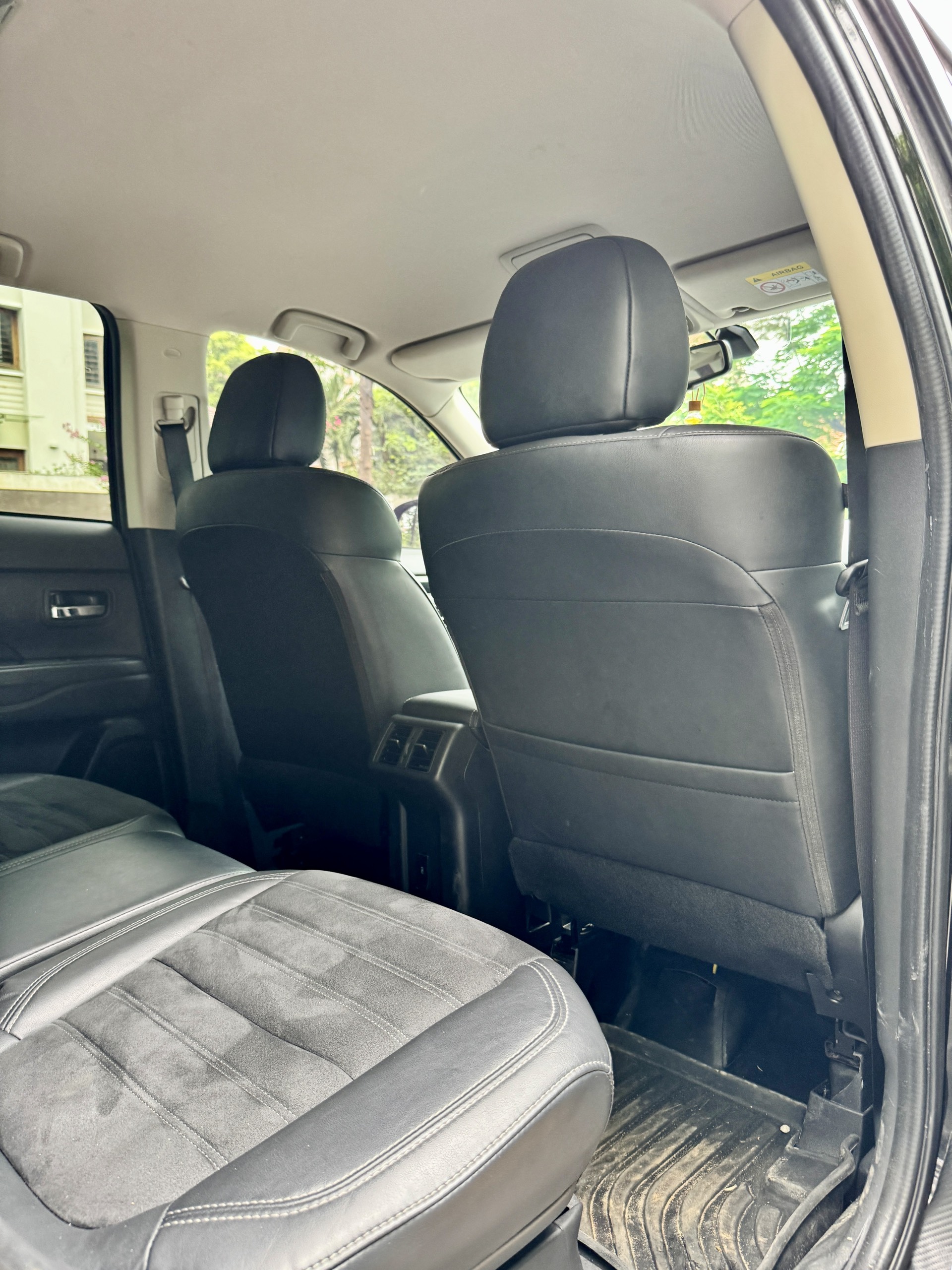 Mitsubishi Outlander 2.0 CVT 2022 màu đen (đã bán)