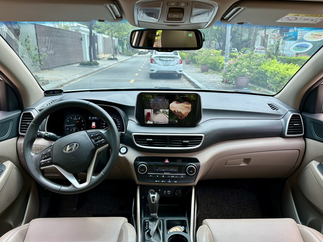 Hyundai Tucson 2.0ATH bản đặc biệt màu trắng (đã bán)