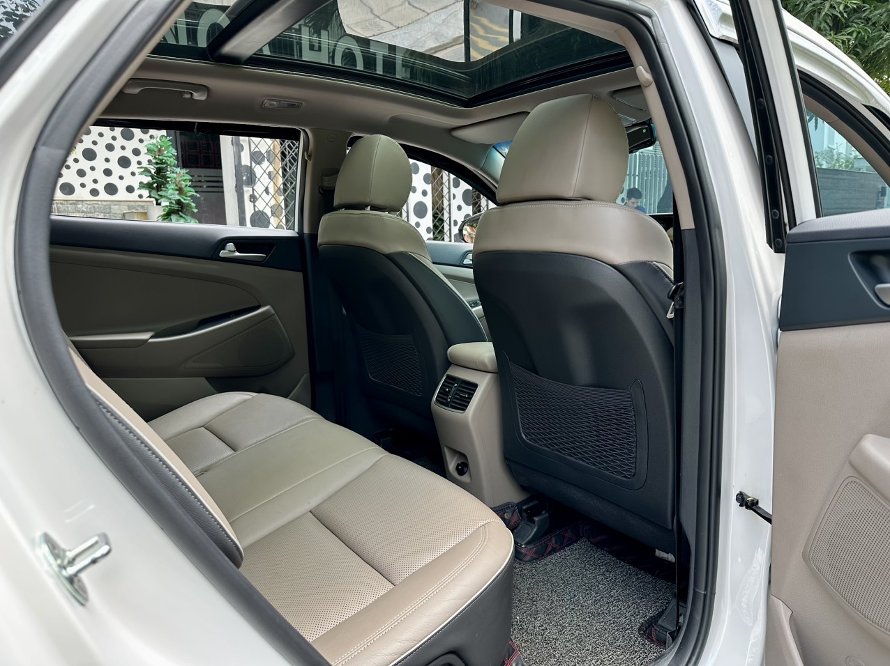 Hyundai Tucson 2.0ATH bản đặc biệt màu trắng (đã bán)