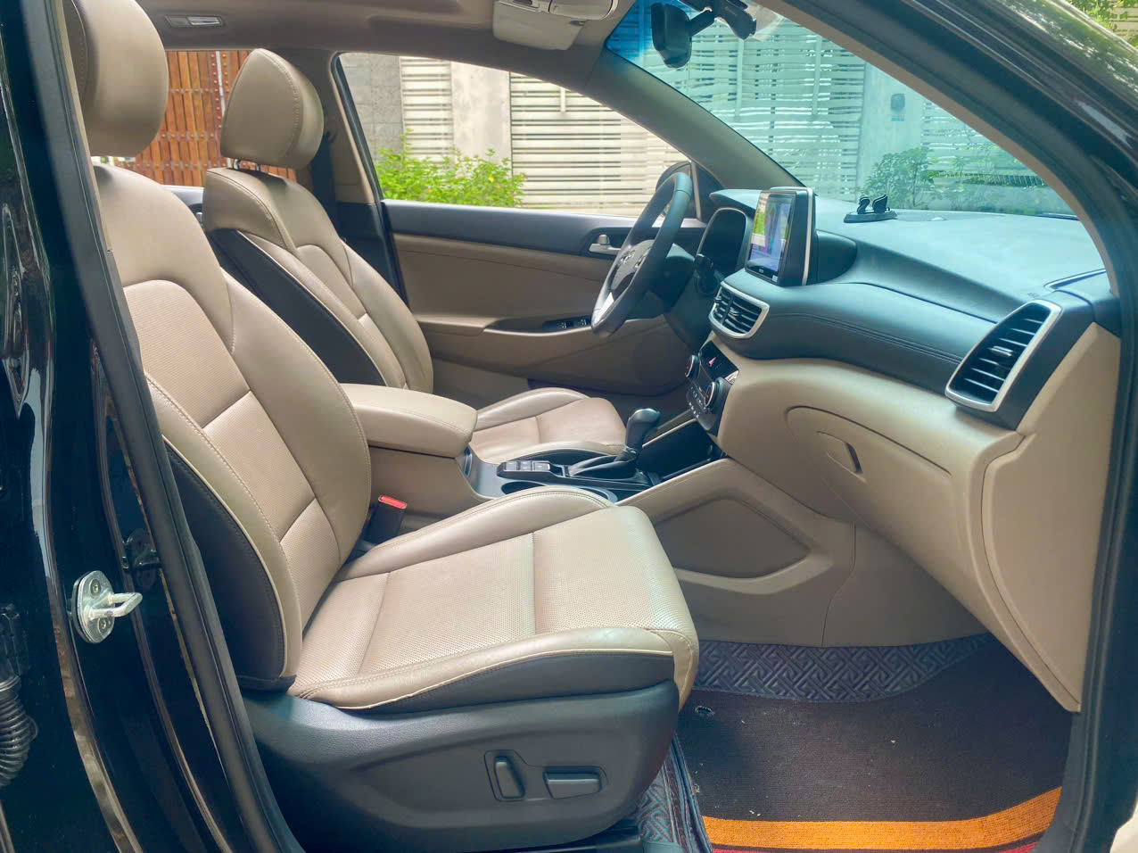 Hyundai Tucson 2.0ATH bản đặc biệt màu đen (đã bán)