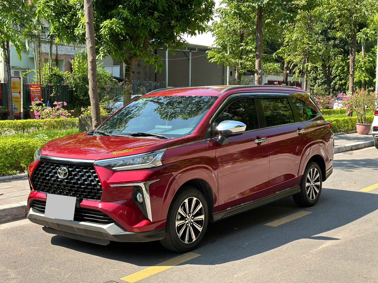 Toyota Veloz Cross 1.5CVT 2022 đăng kí lần đầu 2023 màu đỏ