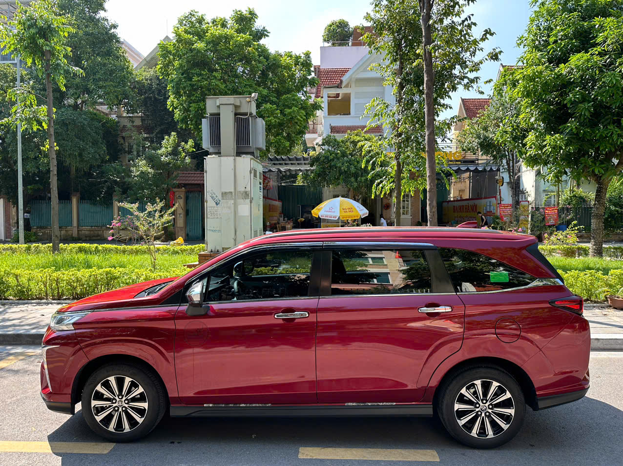 Toyota Veloz Cross 1.5CVT 2022 đăng kí lần đầu 2023 màu đỏ