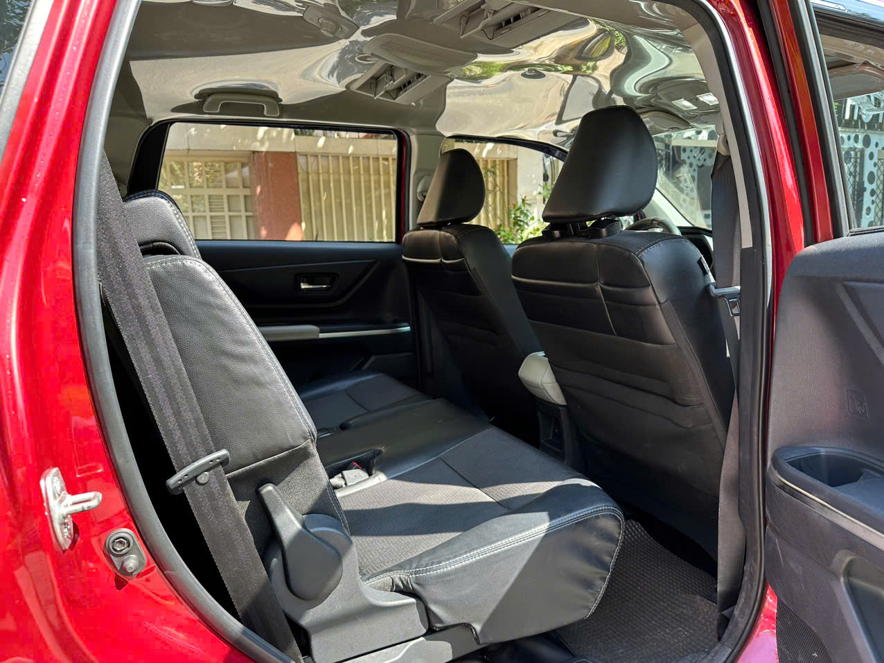 Toyota Veloz Cross 1.5CVT 2022 đăng kí lần đầu 2023 màu đỏ