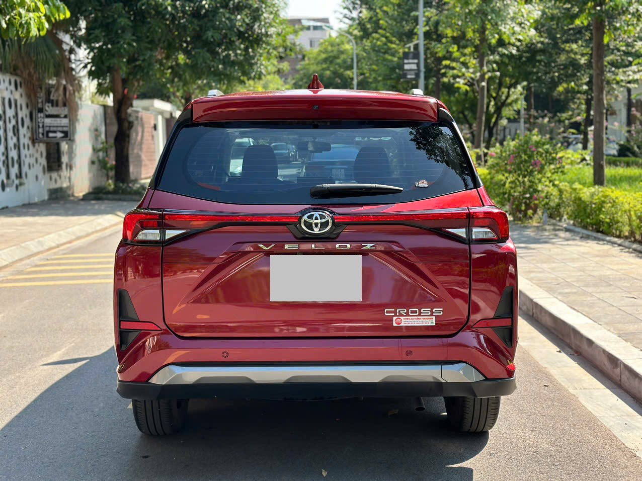 Toyota Veloz Cross 1.5CVT 2022 đăng kí lần đầu 2023 màu đỏ