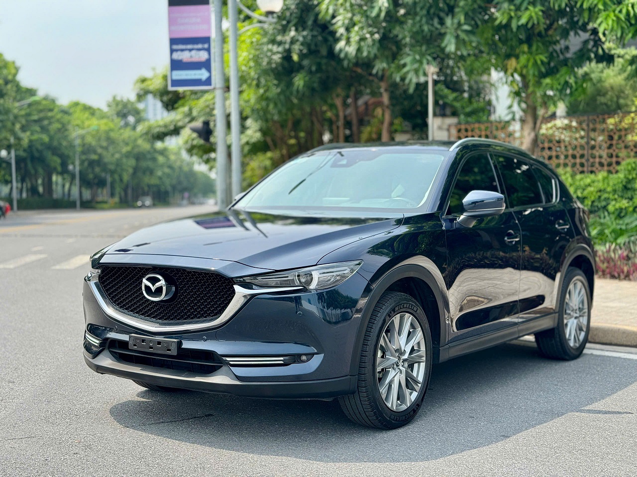 Mazda CX-5 2.0 Premium 2022 màu xanh