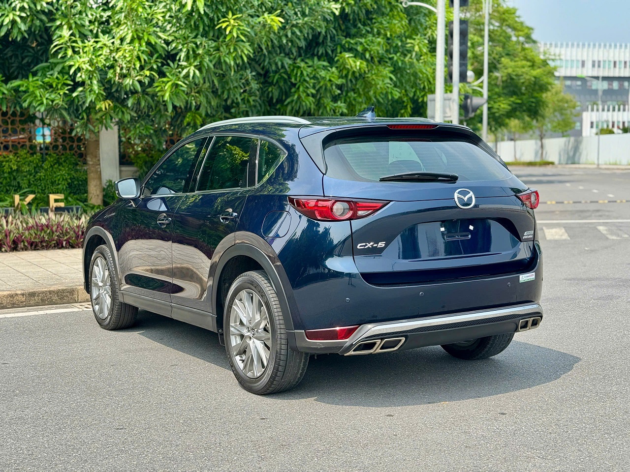 Mazda CX-5 2.0 Premium 2022 màu xanh