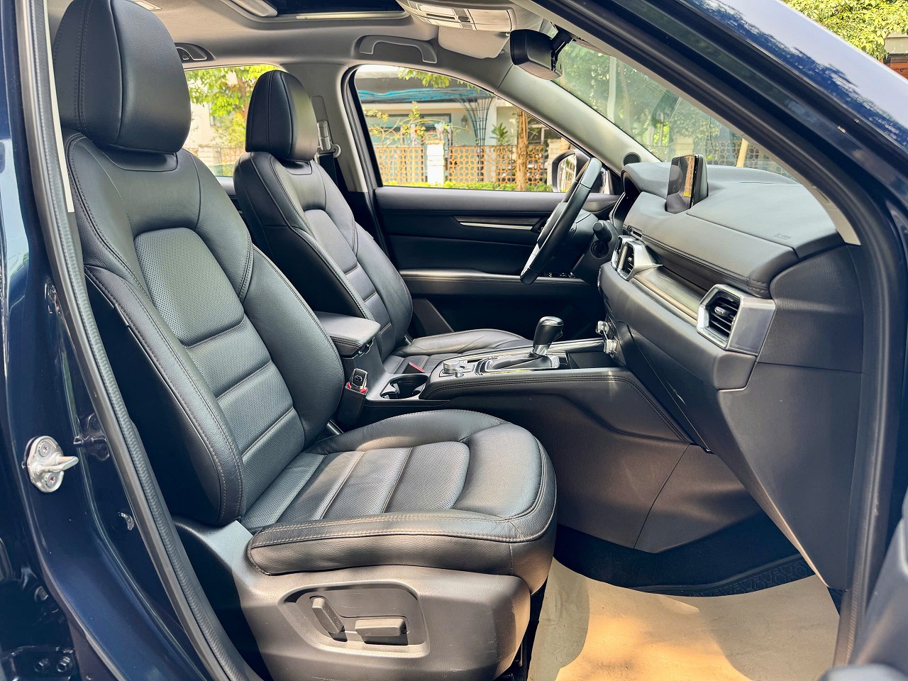 Mazda CX-5 2.0 Premium 2022 màu xanh