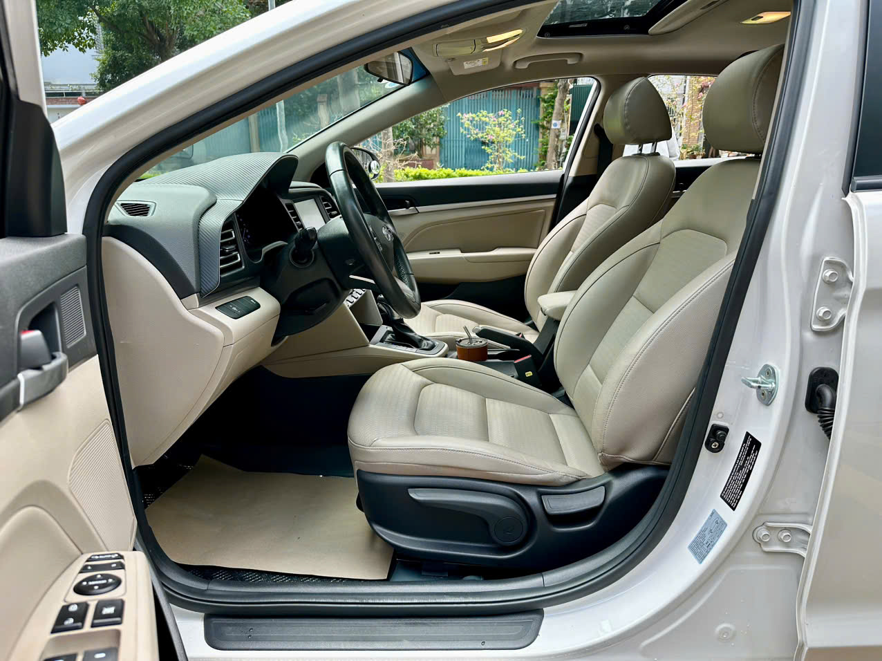Hyundai Elantra 1.6AT 2021