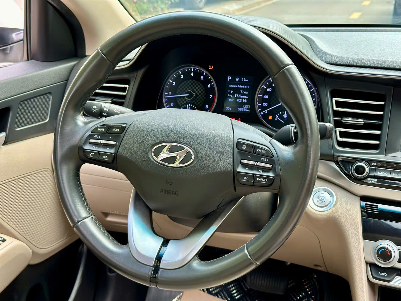 Hyundai Elantra 1.6AT 2021