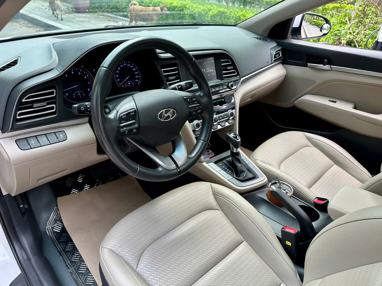 Hyundai Elantra 1.6AT 2021