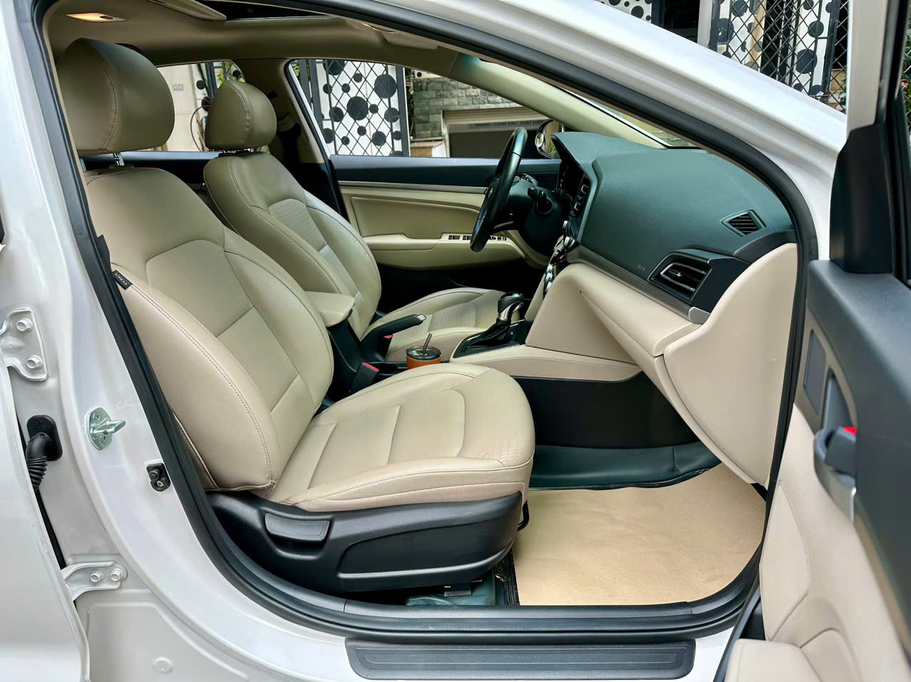 Hyundai Elantra 1.6AT 2021