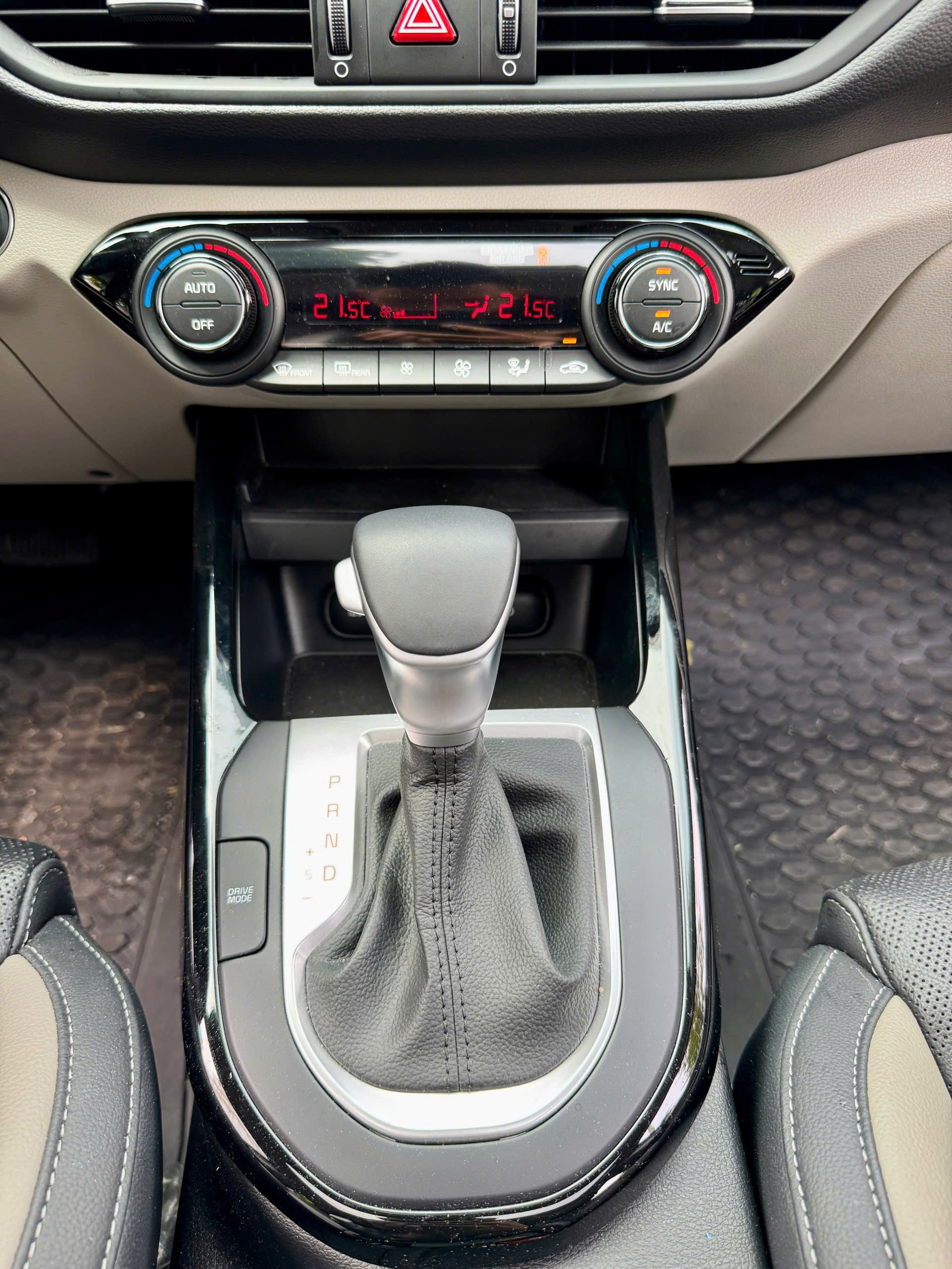 KIA K3 LUXURY 1.6AT 2024 màu trắng (đã bán)