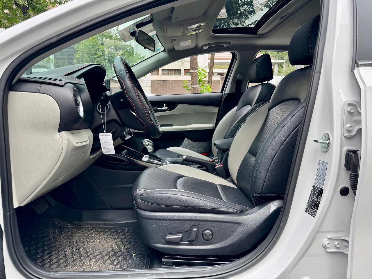 KIA K3 LUXURY 1.6AT 2024 màu trắng (đã bán)