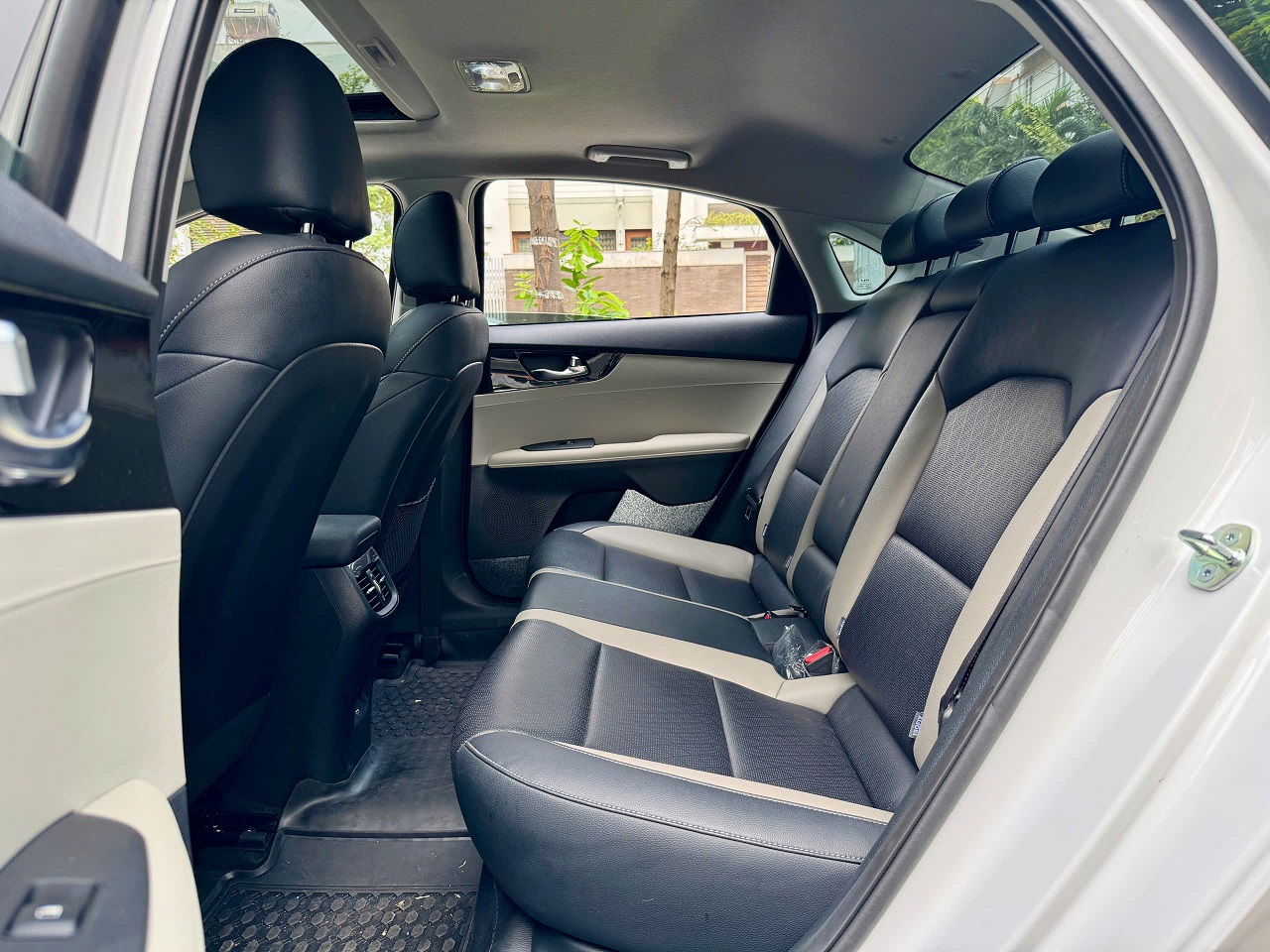 KIA K3 LUXURY 1.6AT 2024 màu trắng (đã bán)