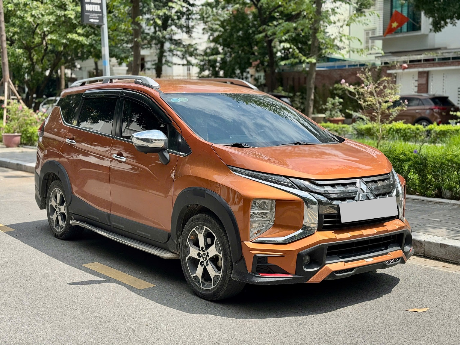 Mitsubishi Xpander Cross 1.5 2020 màu cam