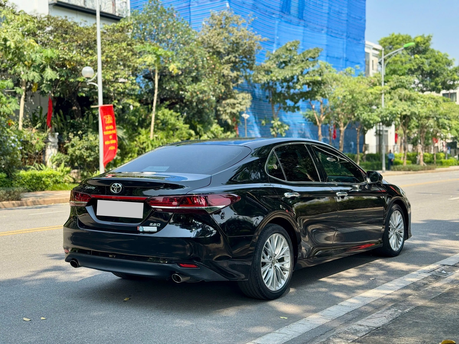 Toyota Camry 2.5Q 2019 nhập khẩu màu đen