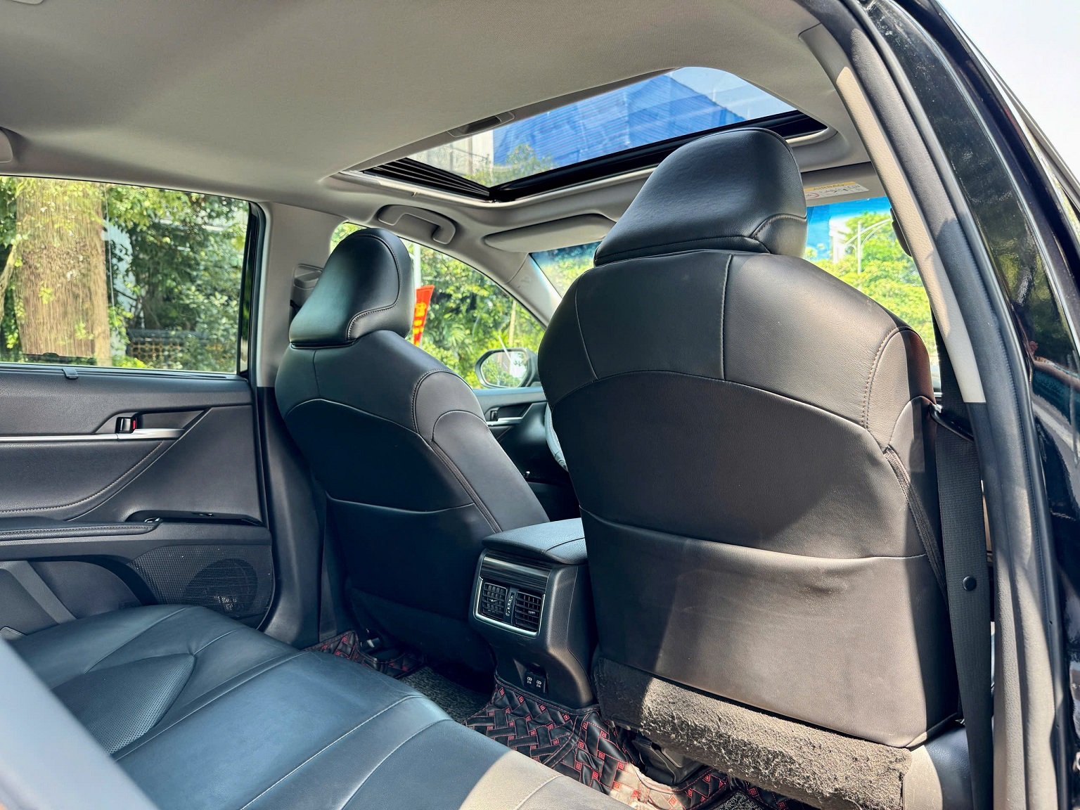 Toyota Camry 2.5Q 2019 nhập khẩu màu đen