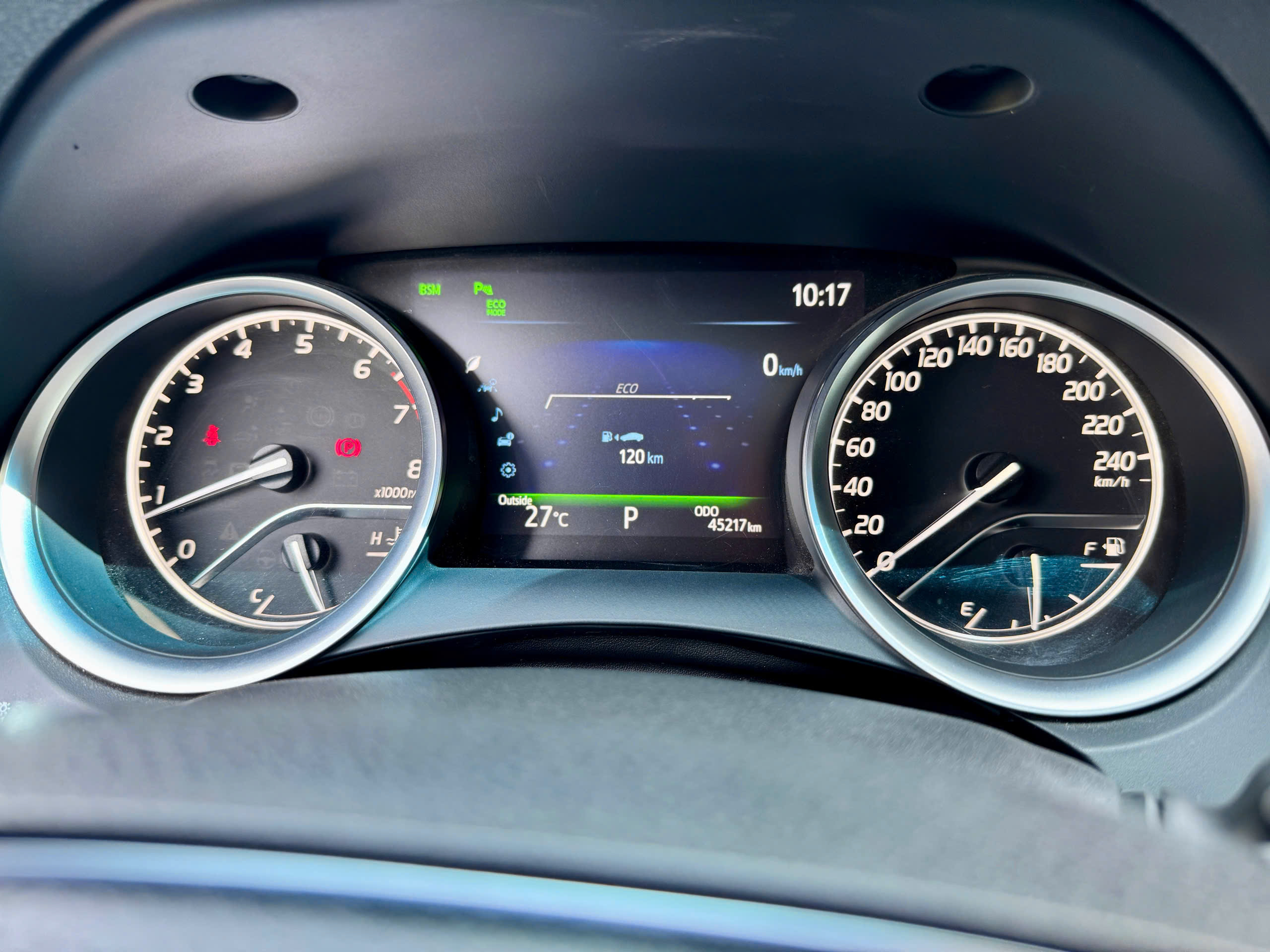 Toyota Camry 2.5Q 2019 nhập khẩu màu đen