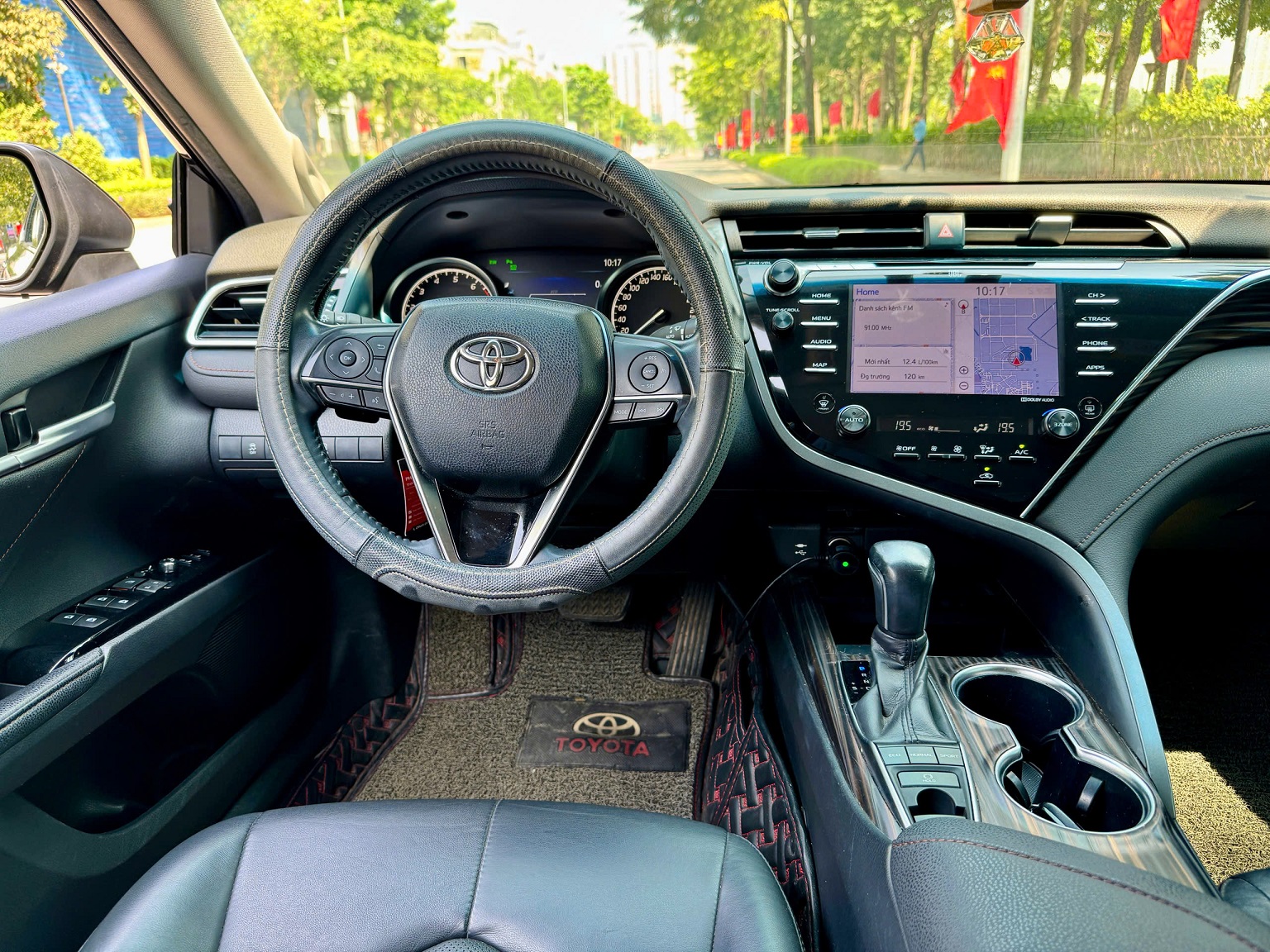 Toyota Camry 2.5Q 2019 nhập khẩu màu đen