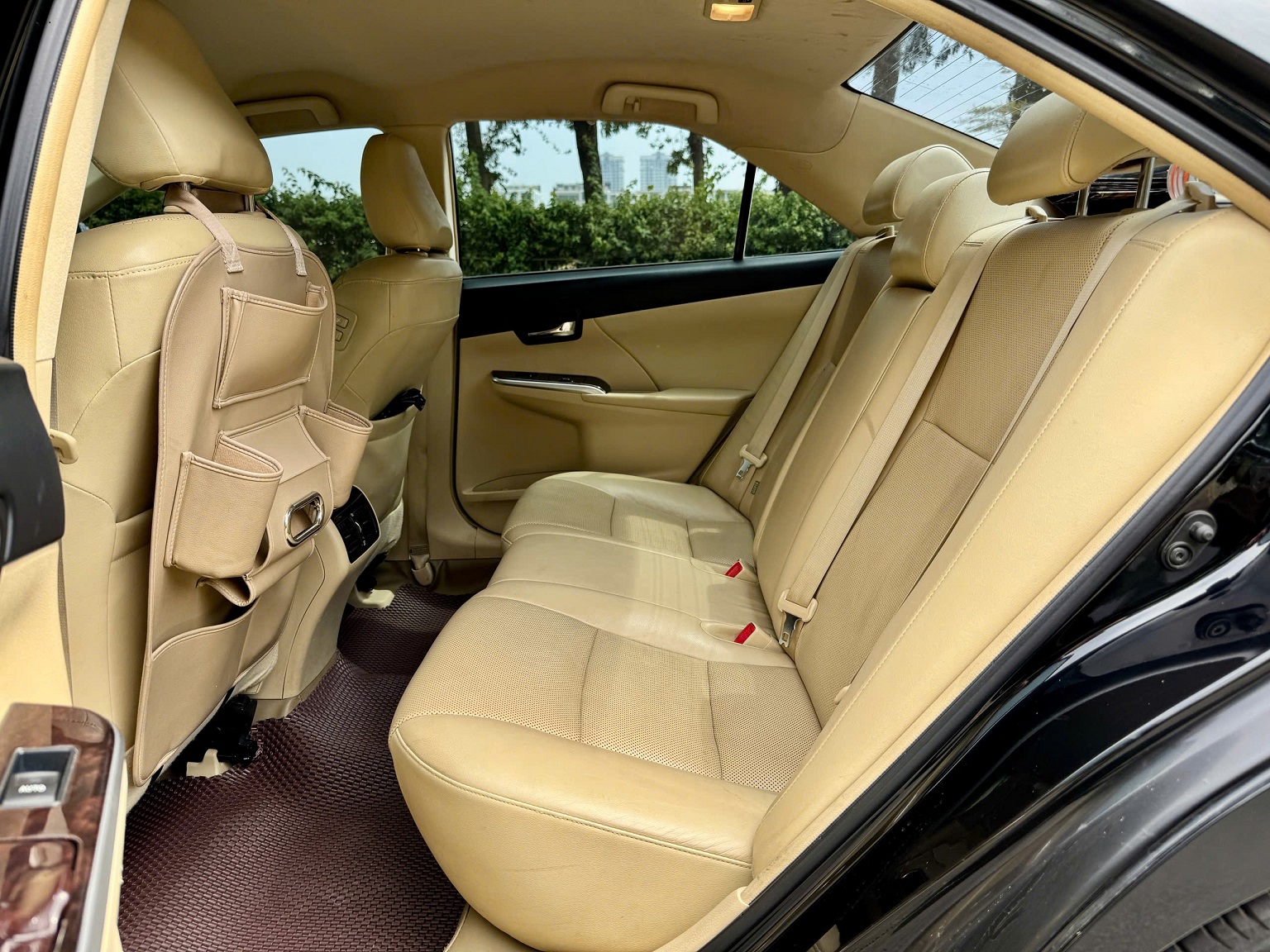 Toyota Camry 2.0E 2017  màu đen