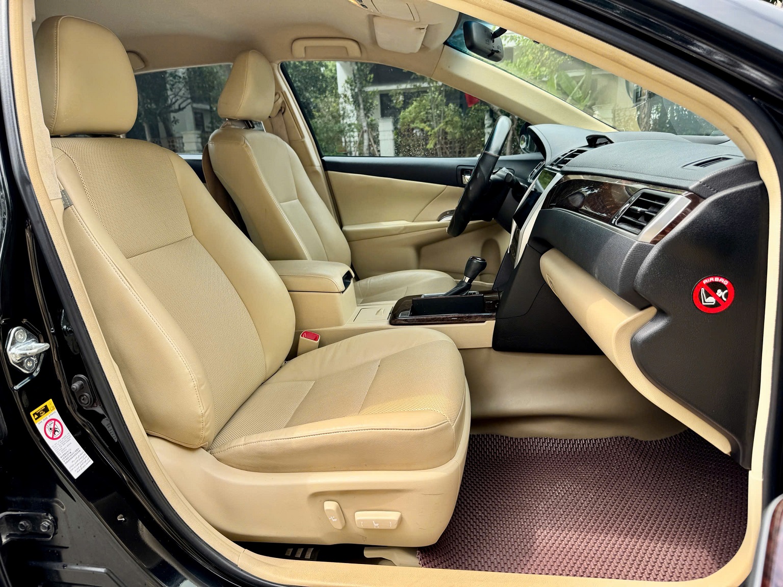 Toyota Camry 2.0E 2017  màu đen