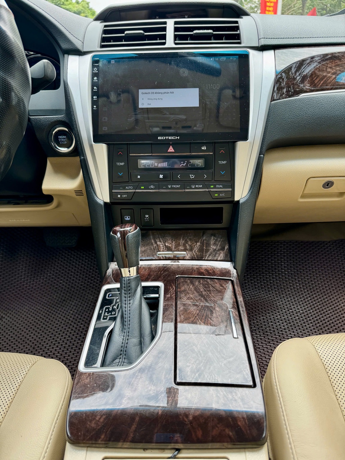 Toyota Camry 2.0E 2017  màu đen