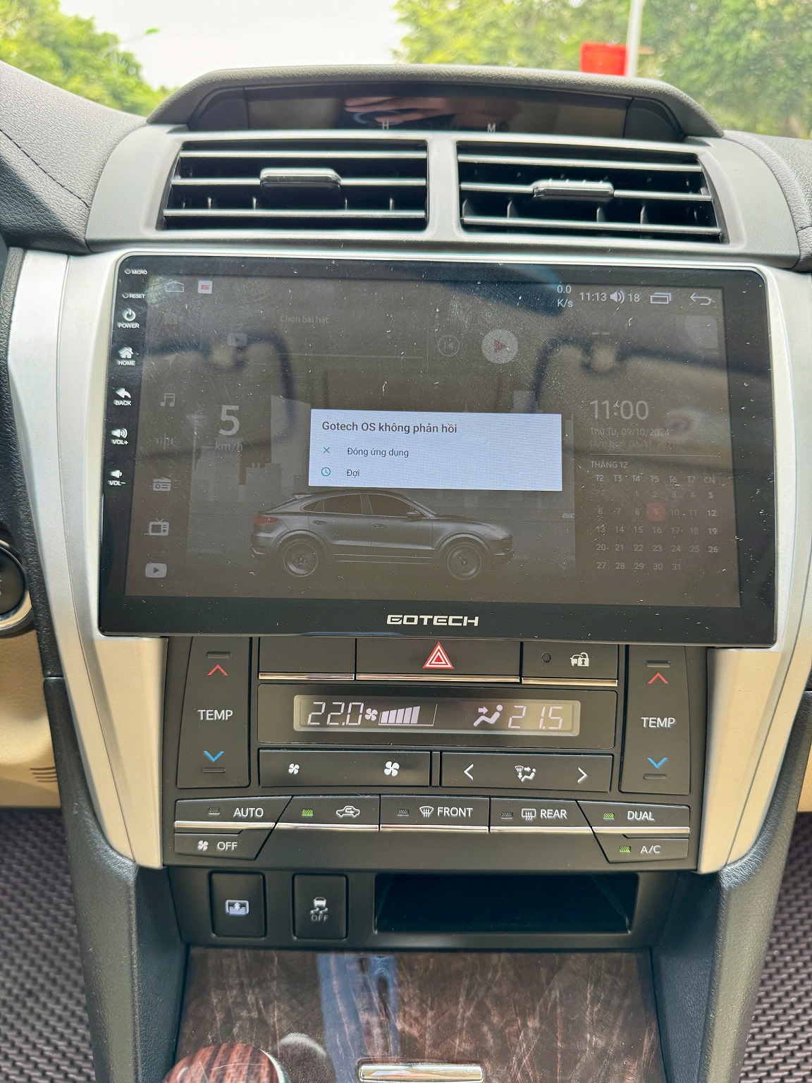 Toyota Camry 2.0E 2017  màu đen