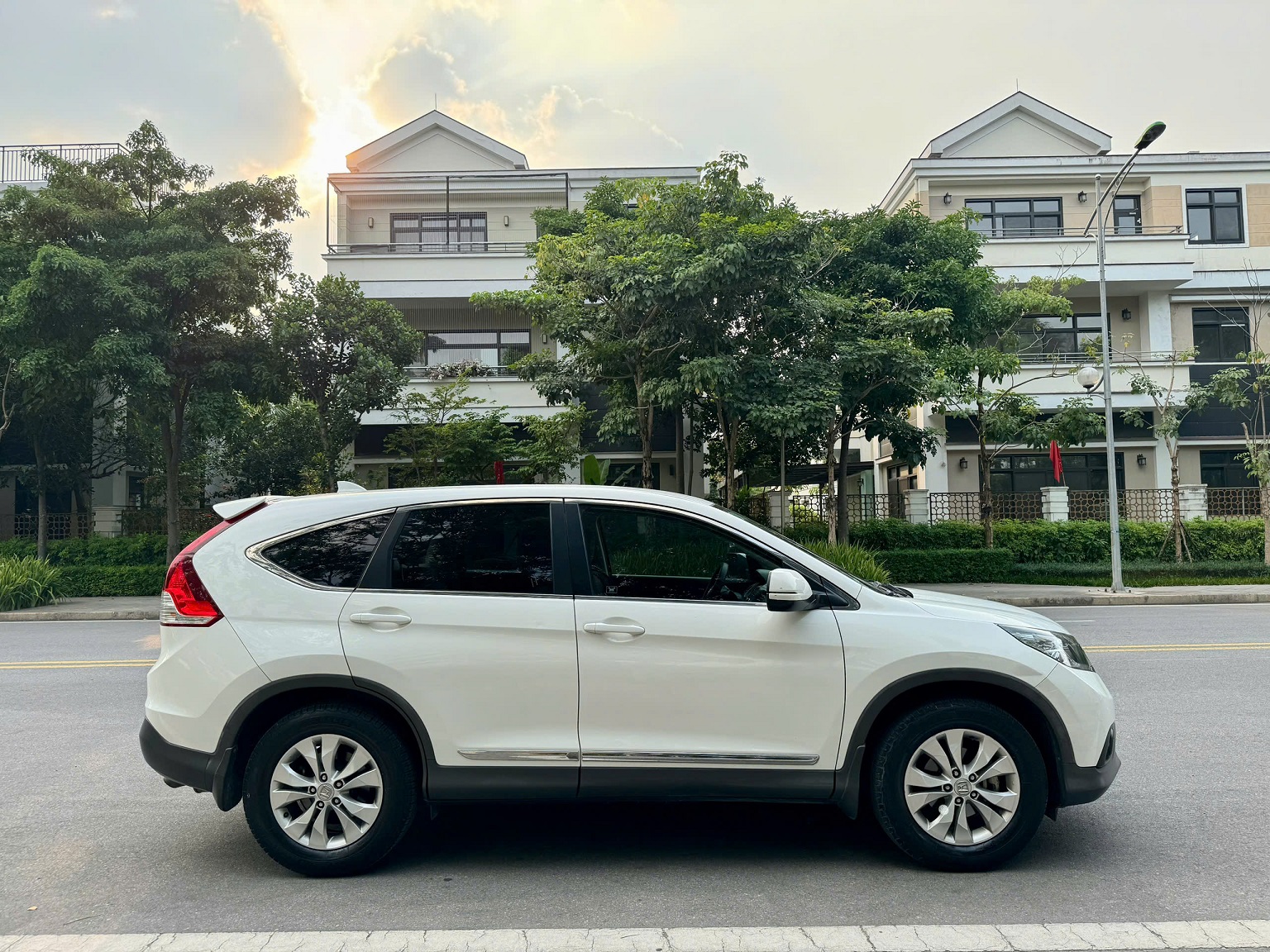 Honda CRV 2.0AT 2014 màu trắng