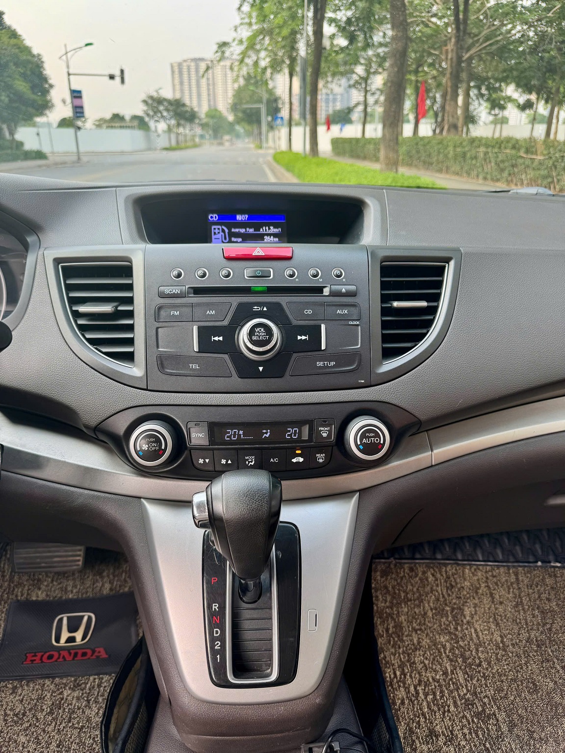Honda CRV 2.0AT 2014 màu trắng