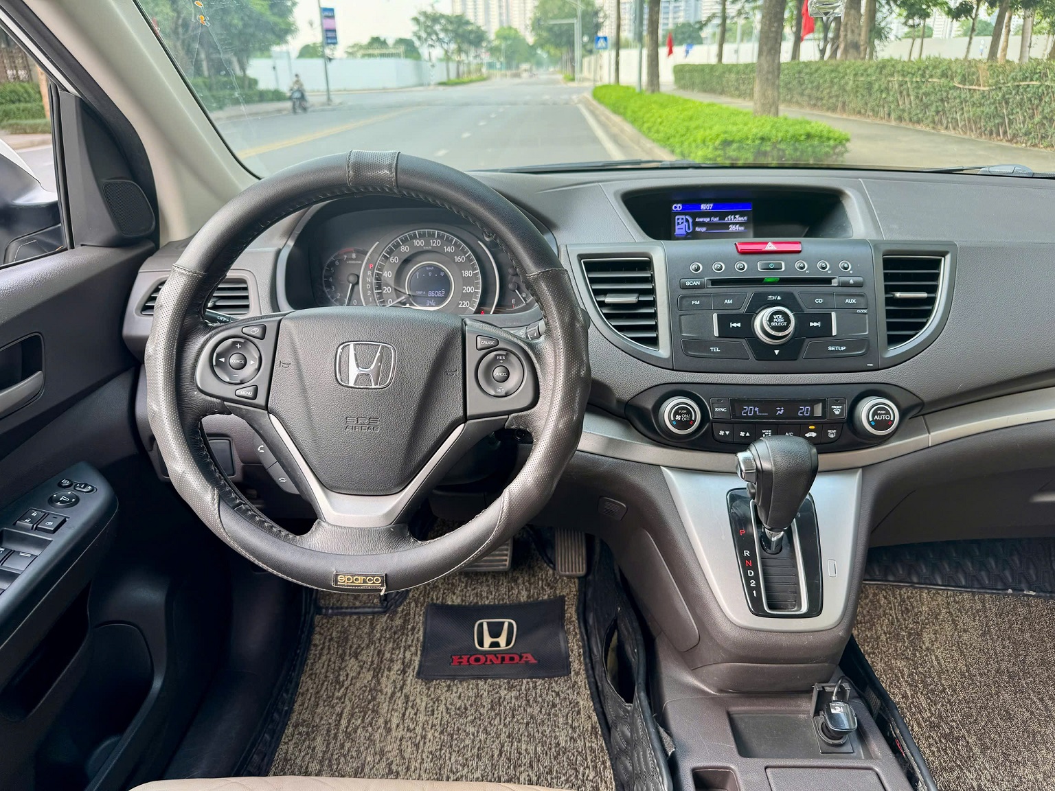 Honda CRV 2.0AT 2014 màu trắng