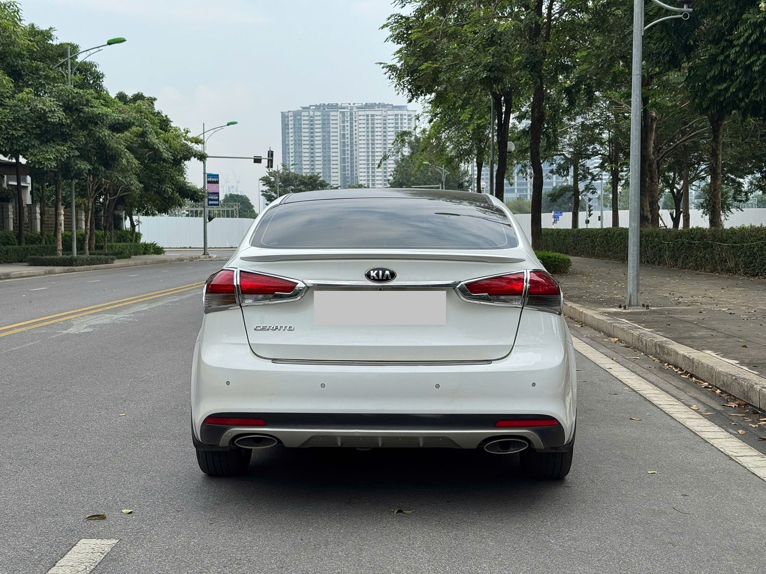 Kia Cerato 1.6 AT 2018 màu trắng