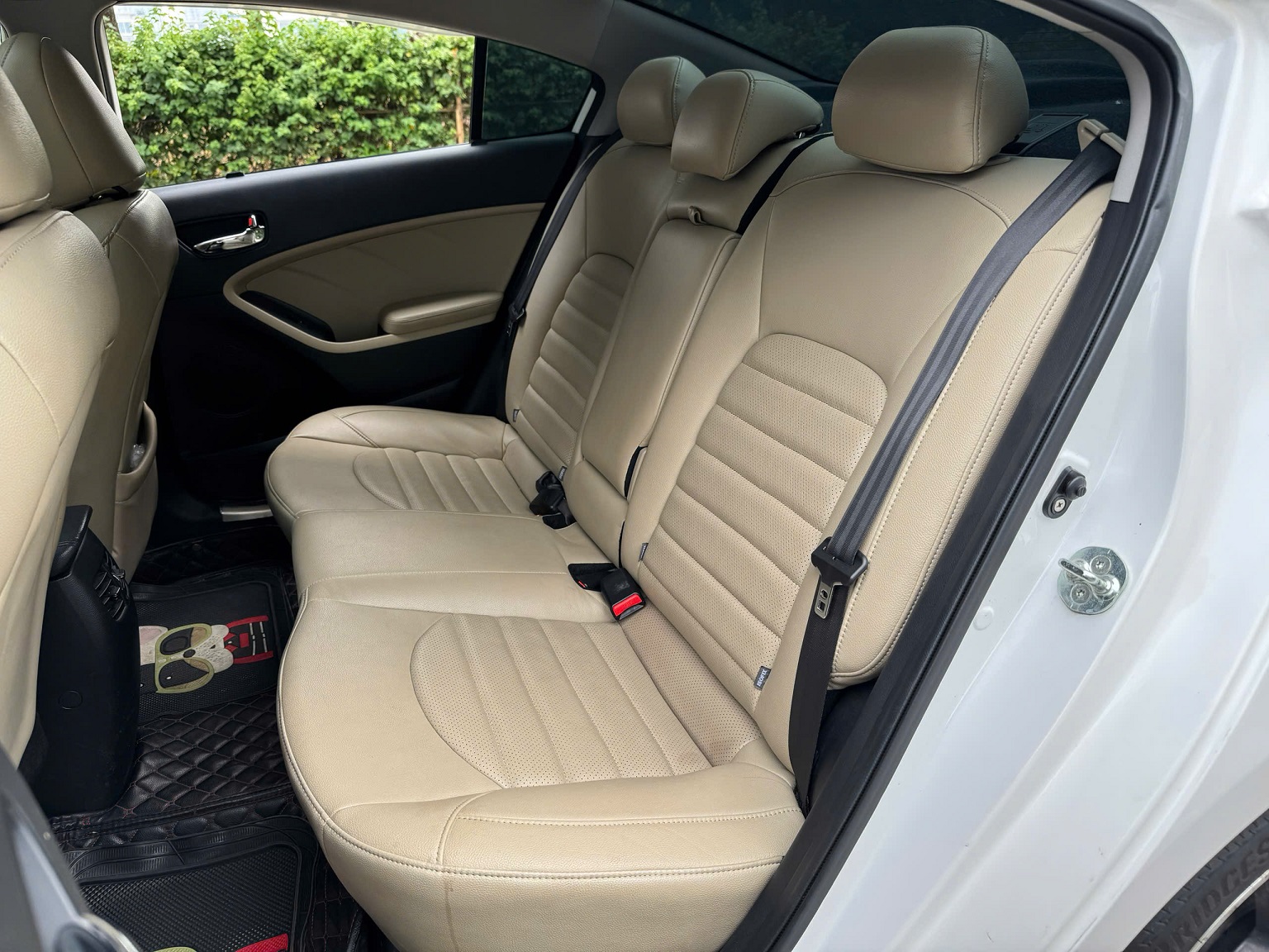 Kia Cerato 1.6 AT 2018 màu trắng