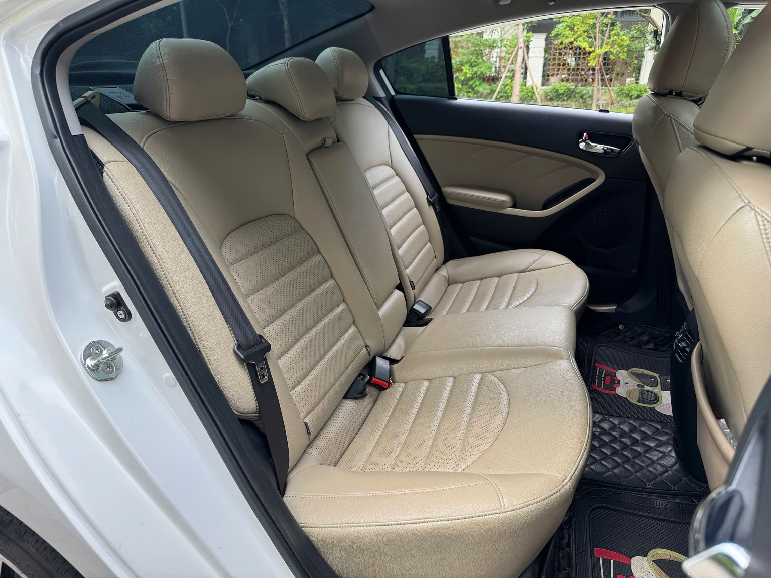 Kia Cerato 1.6 AT 2018 màu trắng