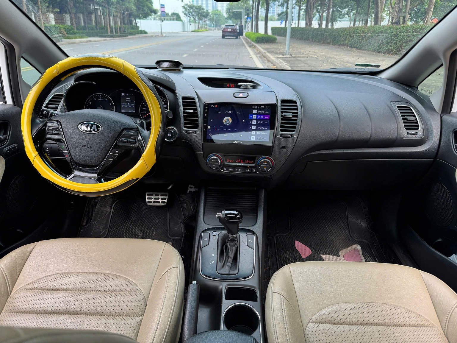 Kia Cerato 1.6 AT 2018 màu trắng