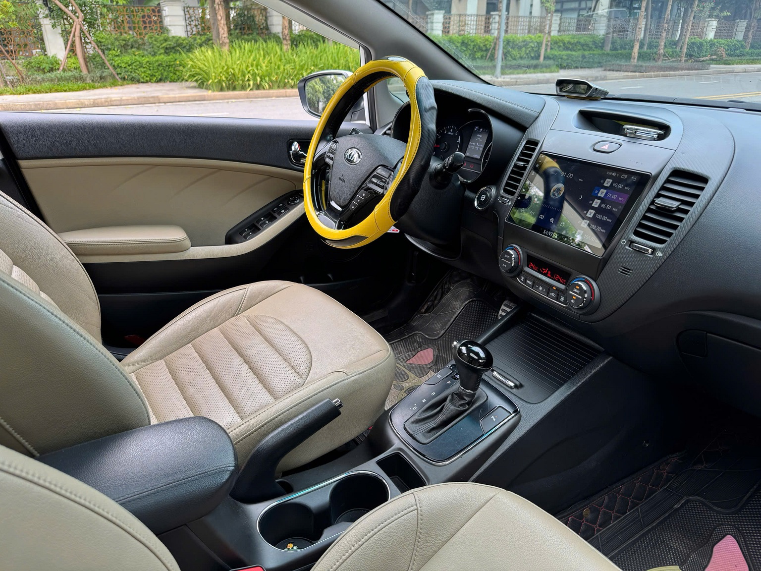 Kia Cerato 1.6 AT 2018 màu trắng