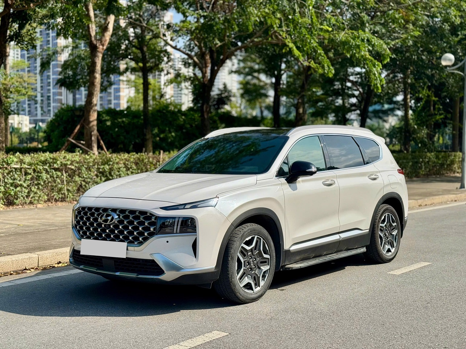 Hyundai Santafe 2.5 Premium xăng cao cấp 2022 màu trắng