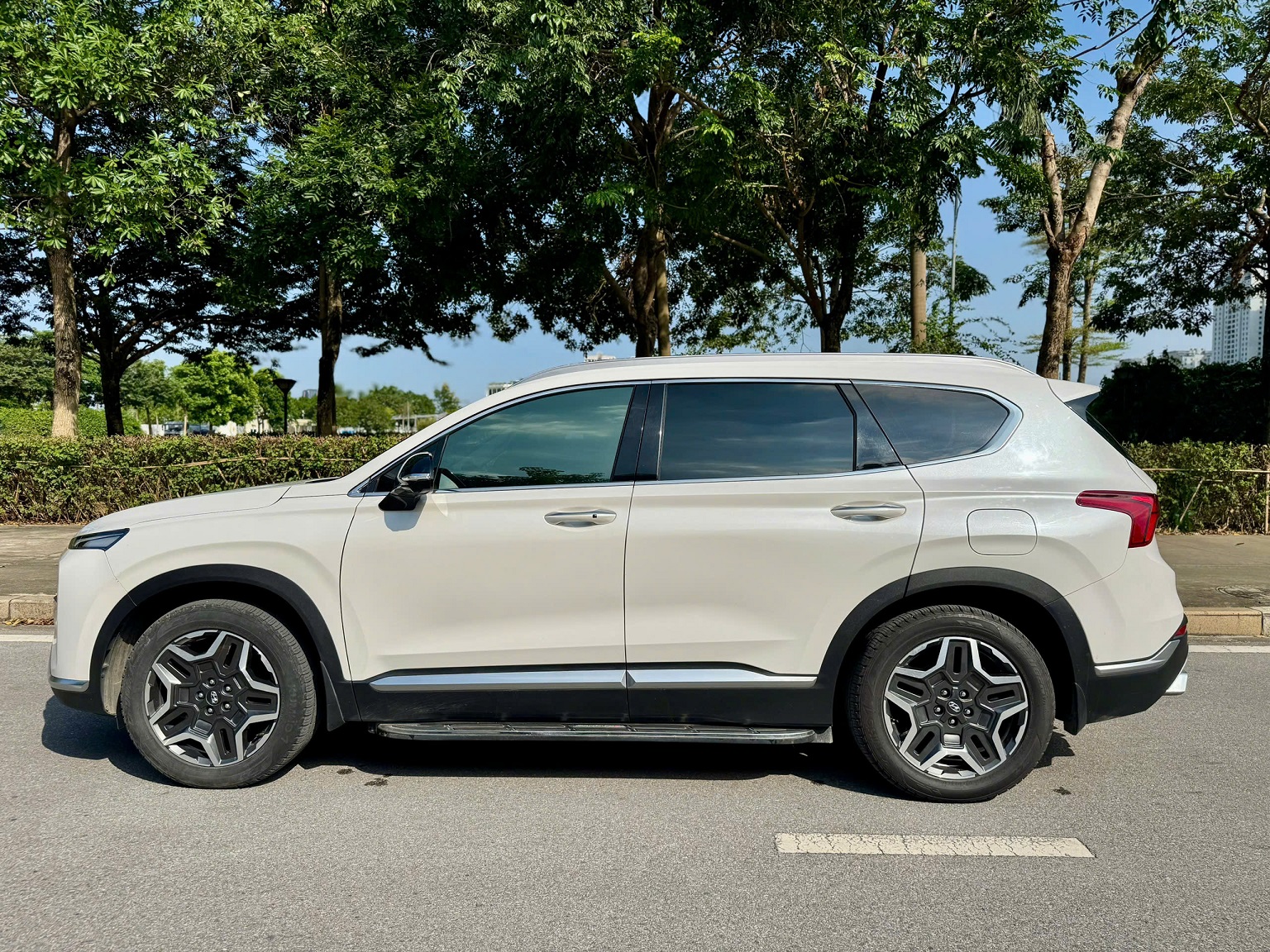 Hyundai Santafe 2.5 Premium xăng cao cấp 2022 màu trắng