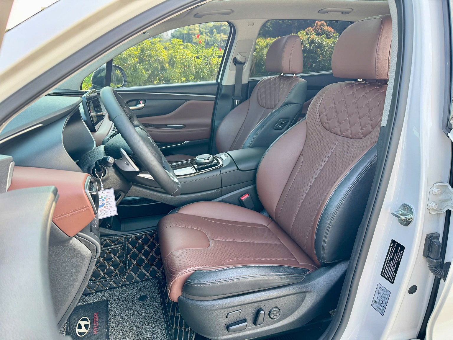 Hyundai Santafe 2.5 Premium xăng cao cấp 2022 màu trắng